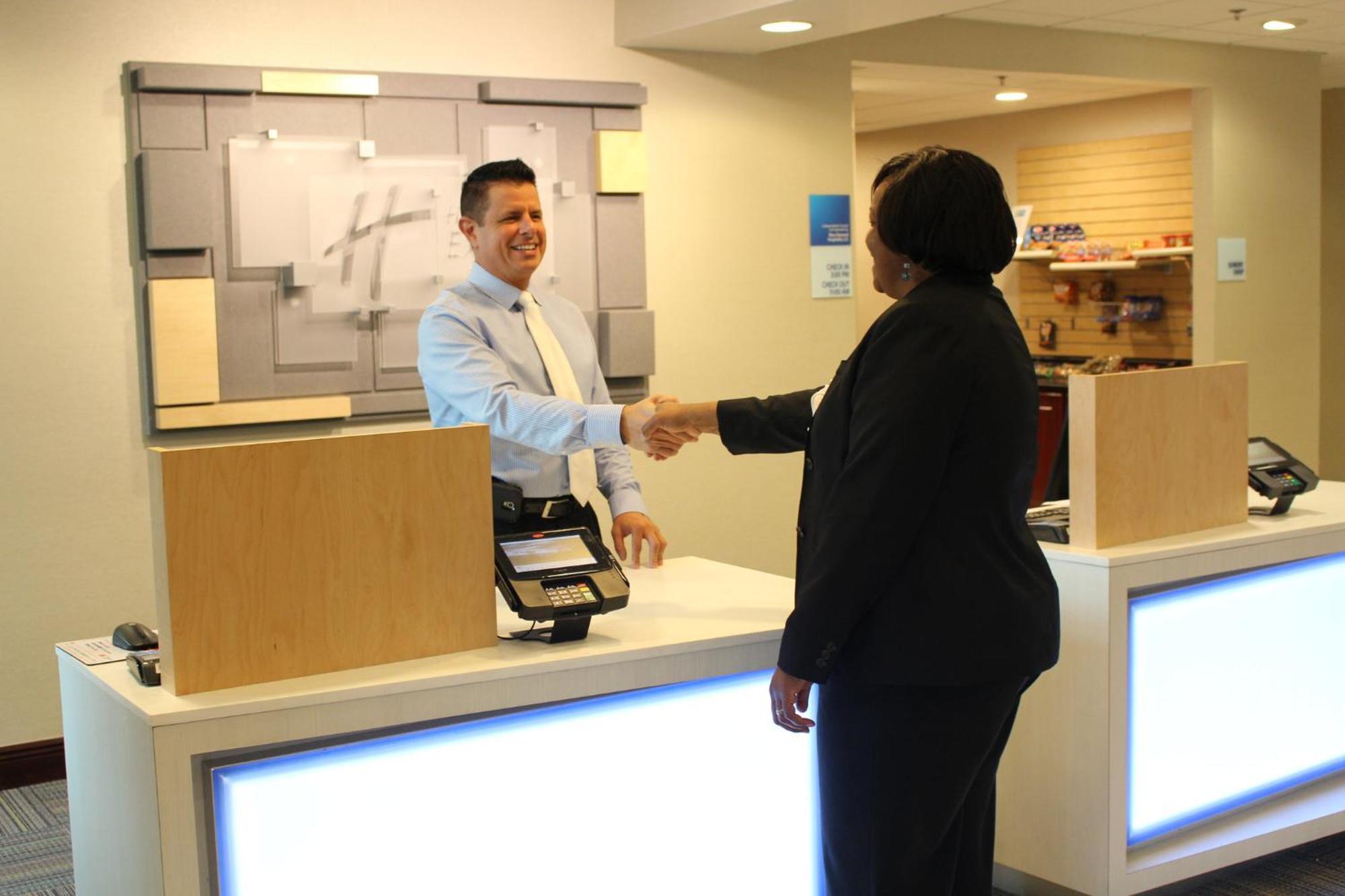 Holiday Inn Express & Suites Mobile West I-10 By Ihg Tillmans Corner Dış mekan fotoğraf